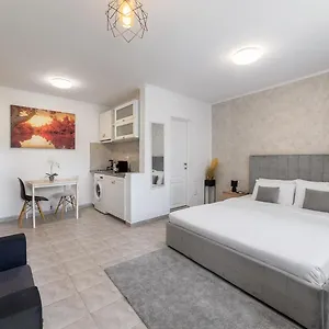 Downtown Victoria By Citybookings Apartament